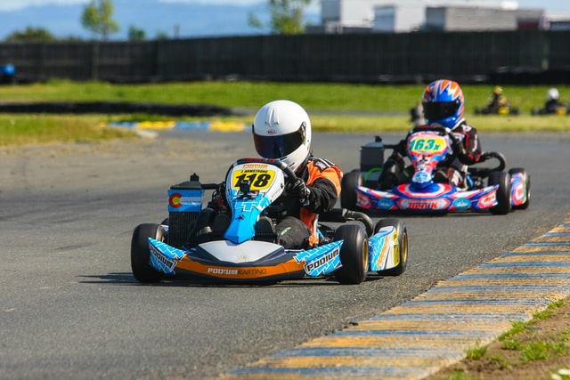 Go-Karts beim Rennen